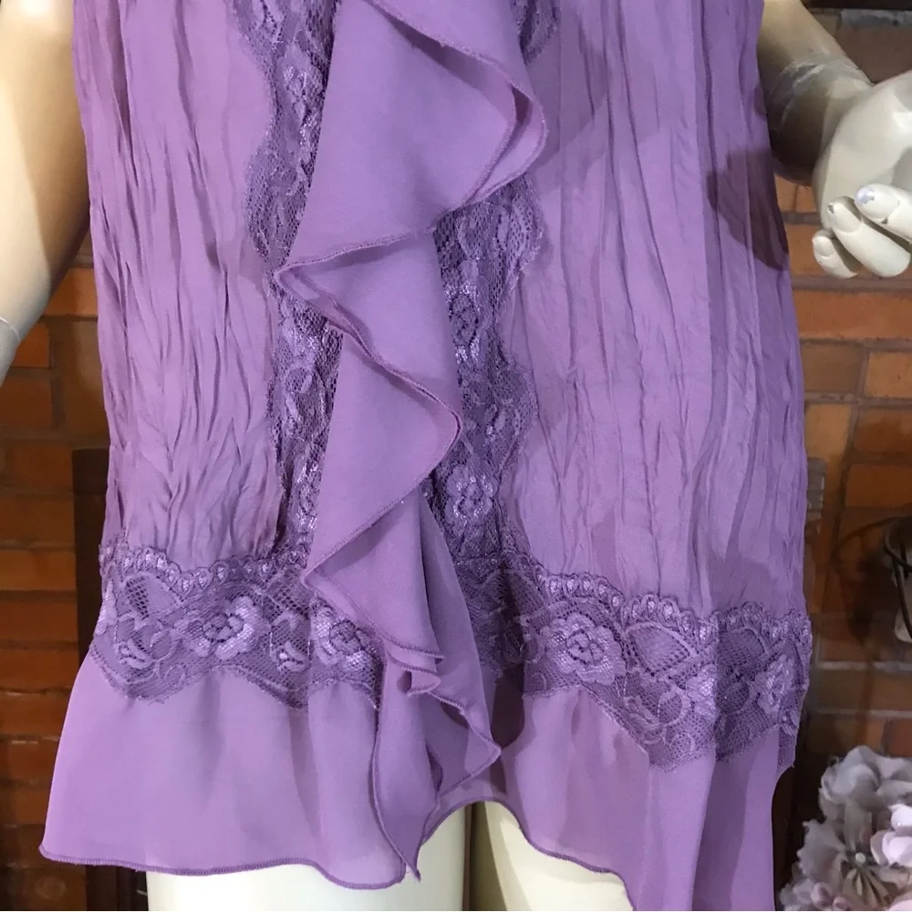 ALLISON TAYLOR PURPLE LACE AND RUFFLE CREPE SLEEVELESS BLOUSE (3X) - Picture 4 of 11